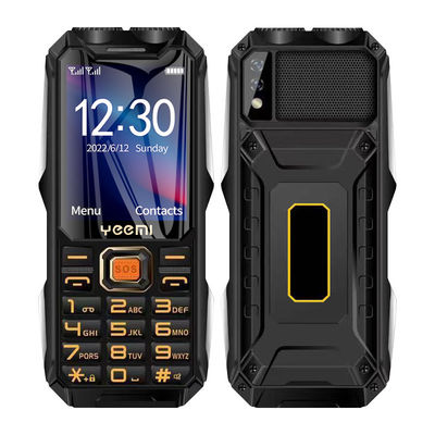 یمی Q8 2G تلفن همراه 2.4 اینچ دو سیم کارت 3000mAh MP3 FM فانوس بلندگو
