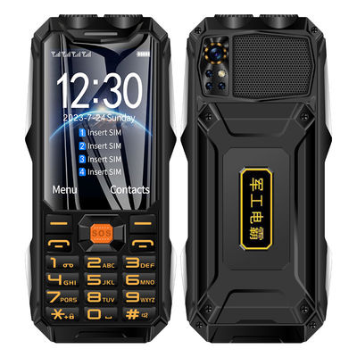 Q9 دکمه تلفن همراه 3.5 اینچ 4 سیم کارت 4500mAh بلوتوث فلش لایت FM رادیو 2G